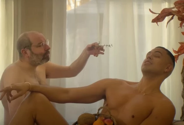 Момент из 6 сезона комедийного сериала Голяк