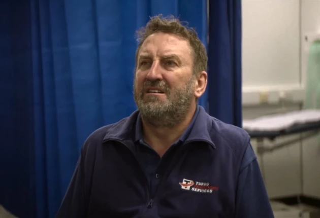 Момент из 5 сезона комедийного сериала Голяк