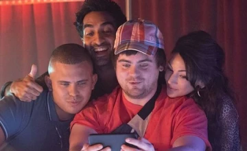 Кадр из 1 серии 2 сезона сериала Голяк