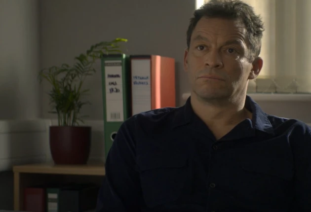 Момент из 2 сезона комедийного сериала Голяк