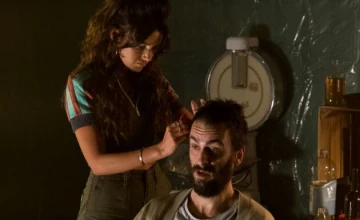 Кадр из 1 серии 2 сезона сериала Голяк