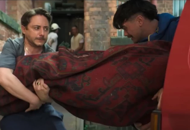 Момент из 6 сезона комедийного сериала Голяк